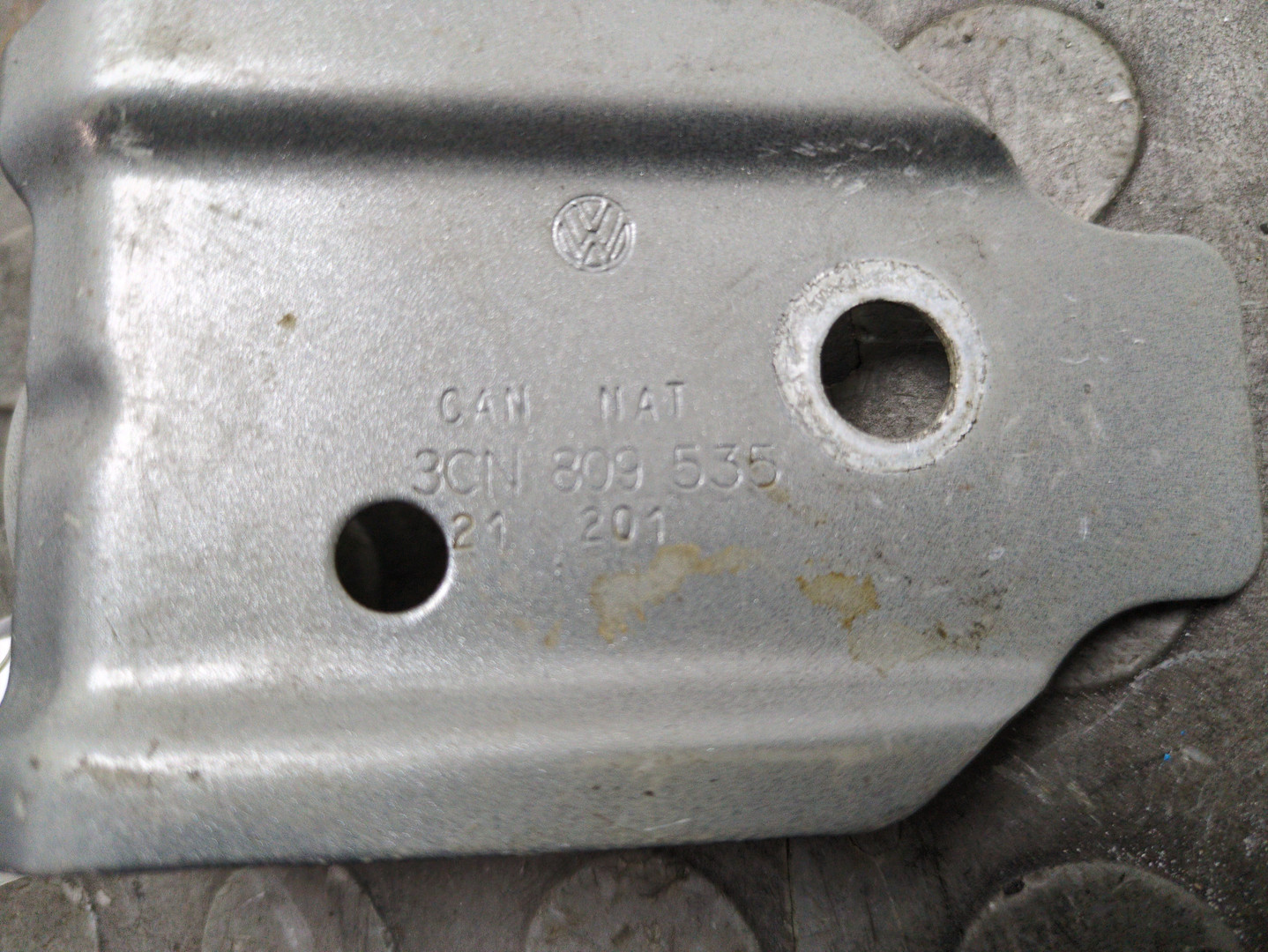 Кронштейн крепления крыла