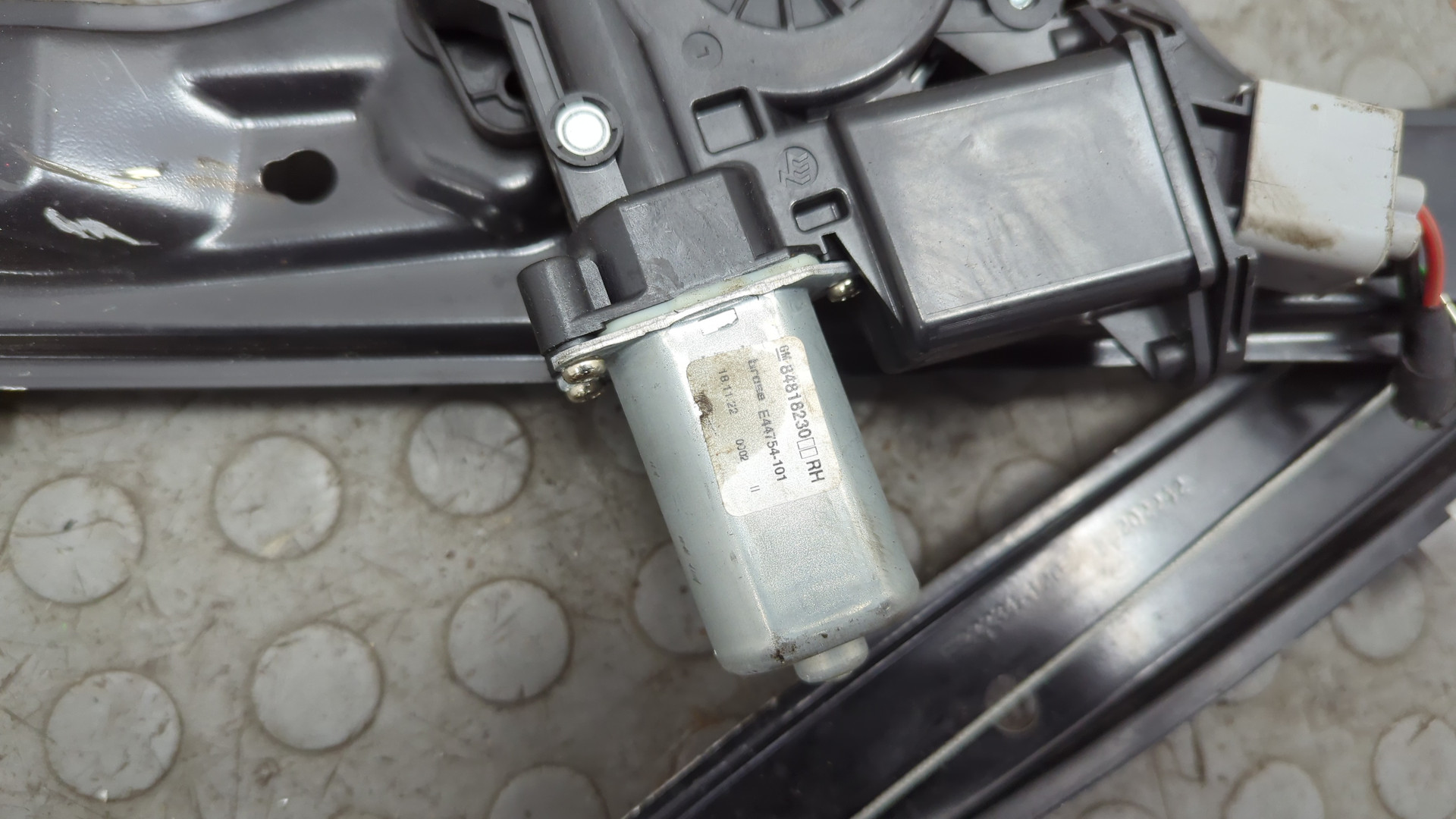 Стеклоподъемник электр. передний правый