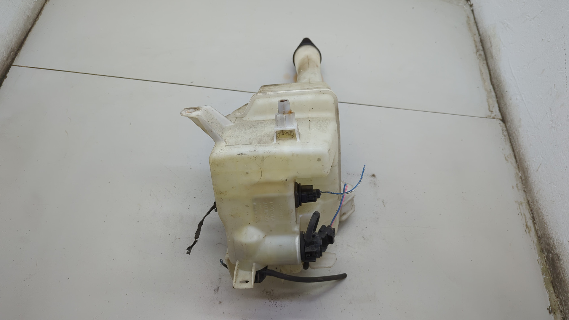 Бачок омывателя лобового стекла