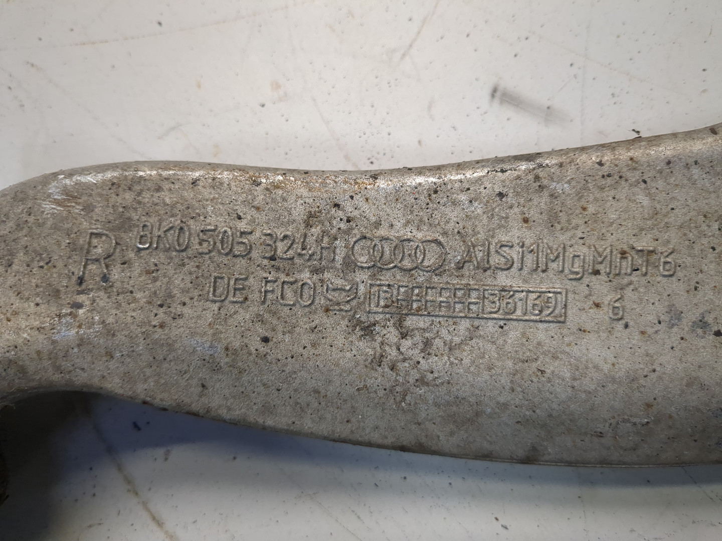 Рычаг задний правый