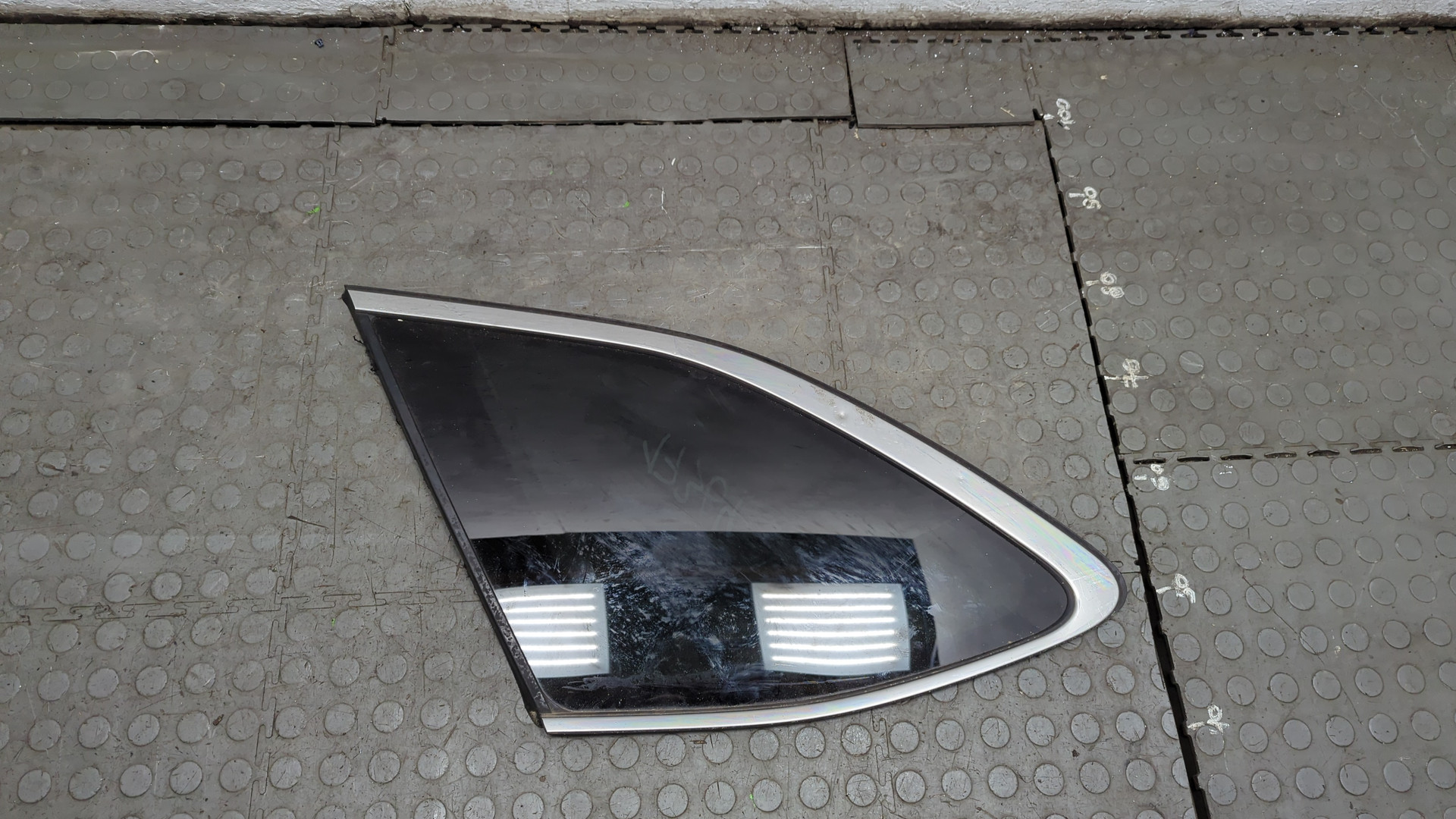 Стекло боковое