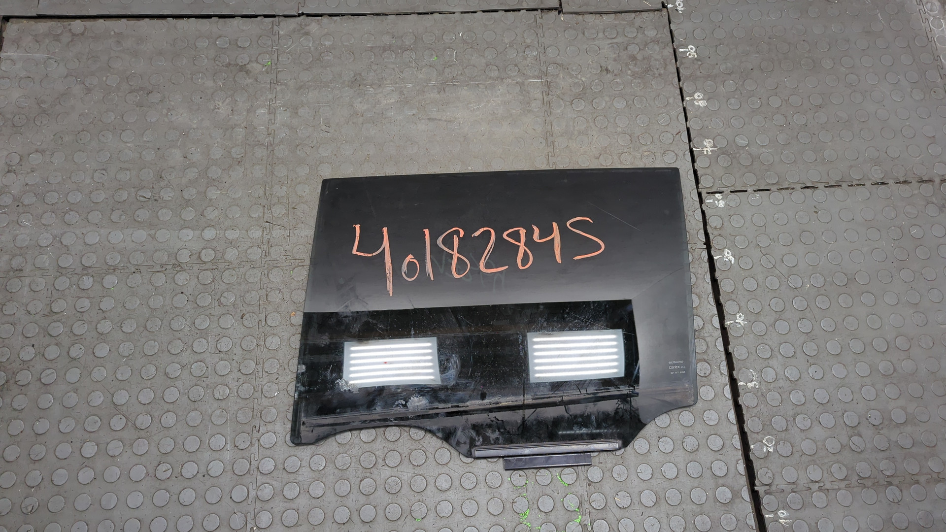 Стекло двери задней левой для Legutback (B15) 19