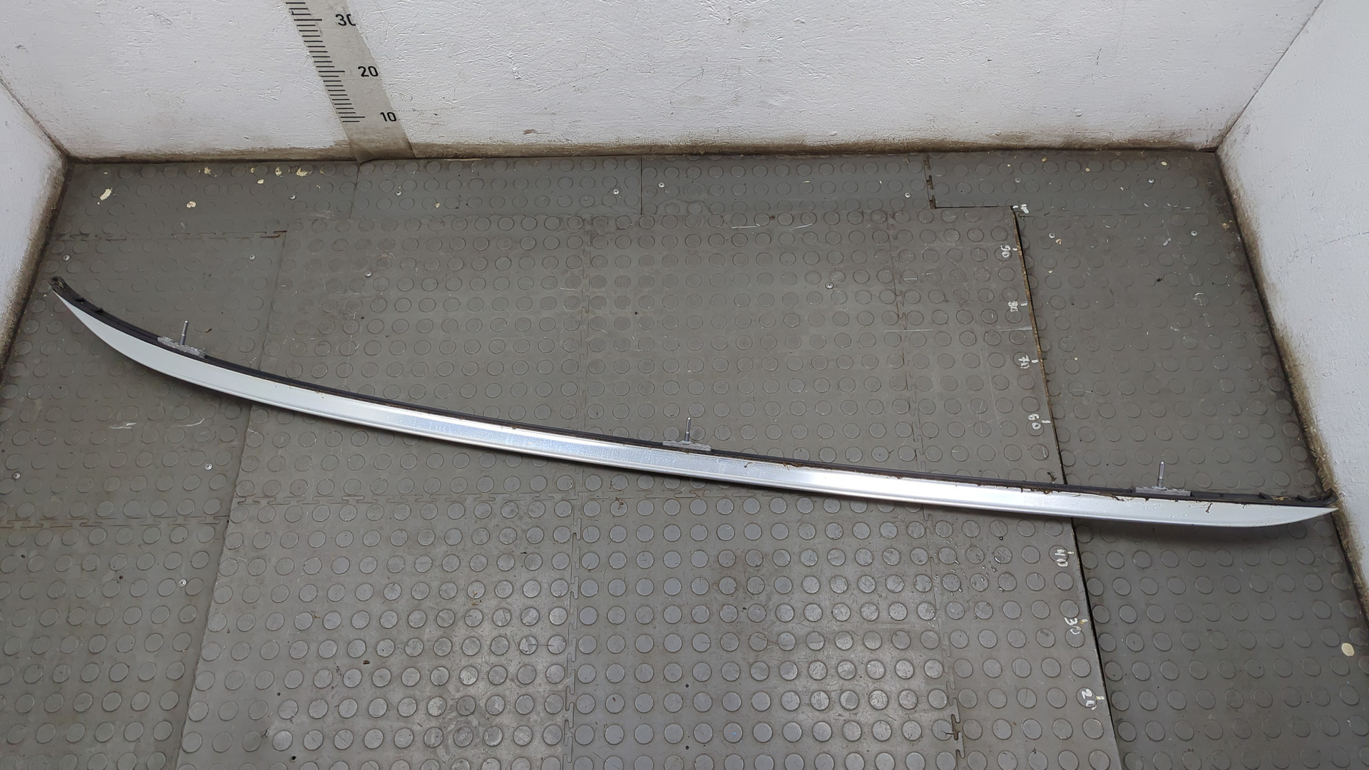 Рейлинг (релинг) левый (планка на крышу)