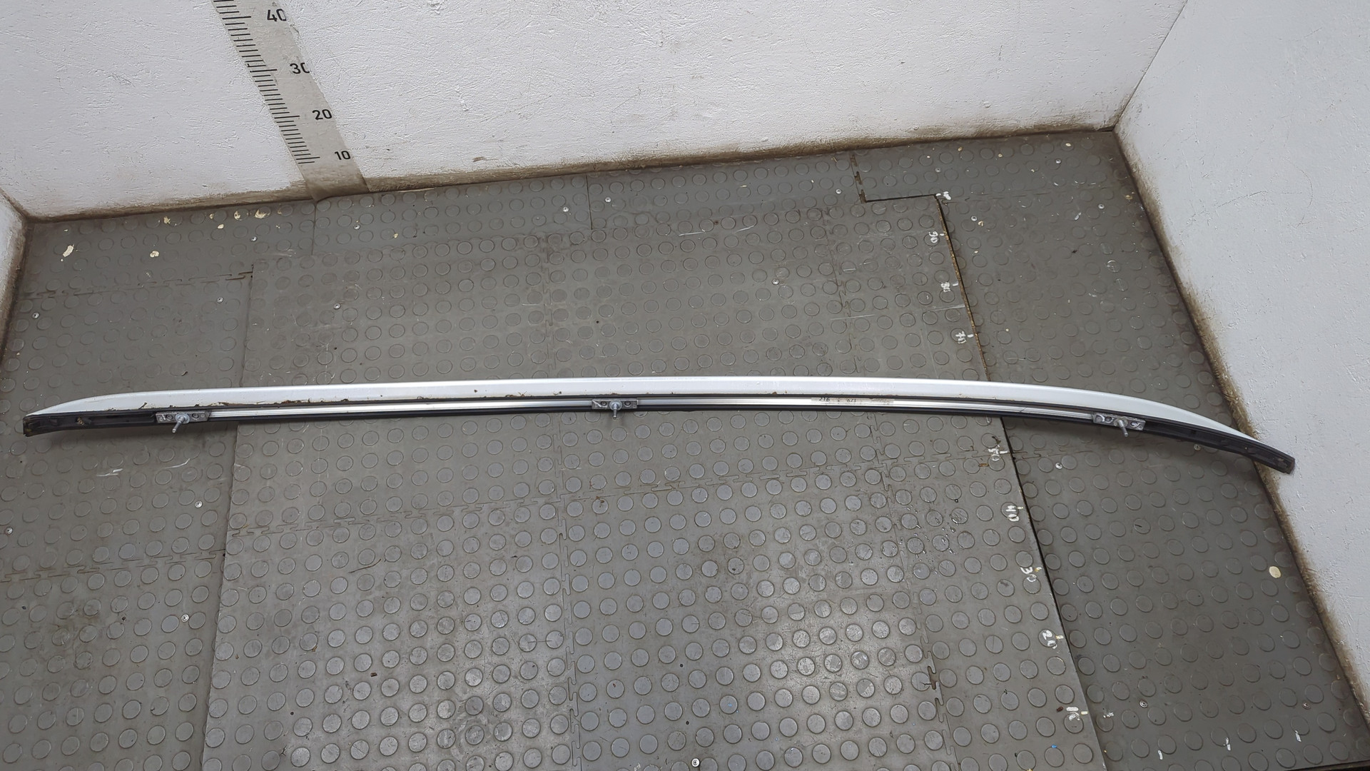 Рейлинг (релинг) левый (планка на крышу)