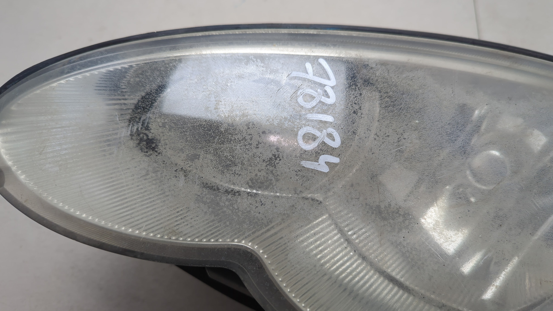 Фара левая для PT Cruiser 2000-2010