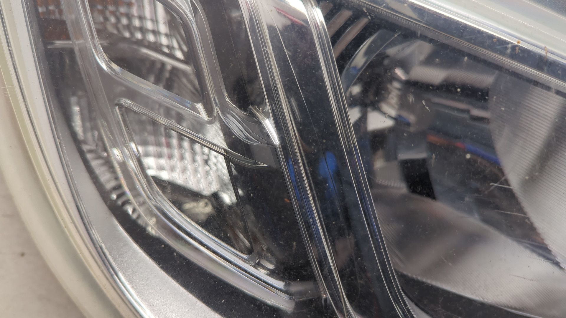 Фара правая