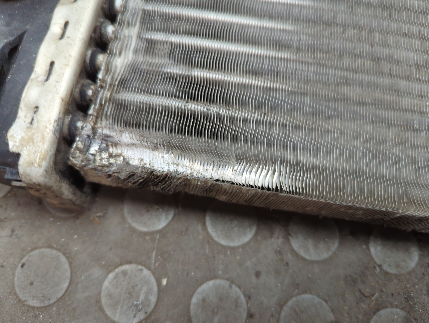 Радиатор охлаждения двигателя основной