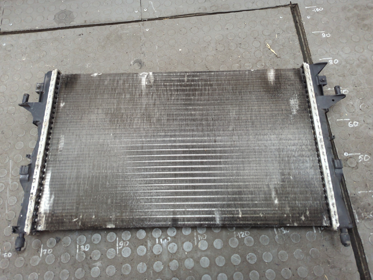 Радиатор охлаждения двигателя основной