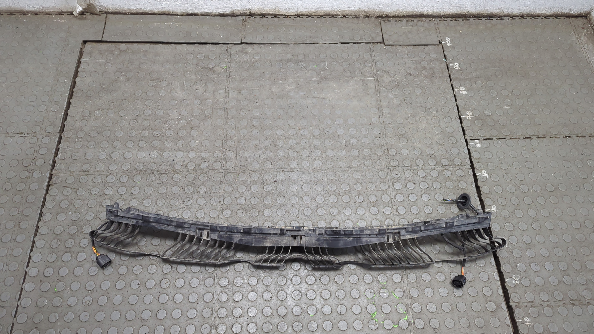 Усилитель заднего бампера