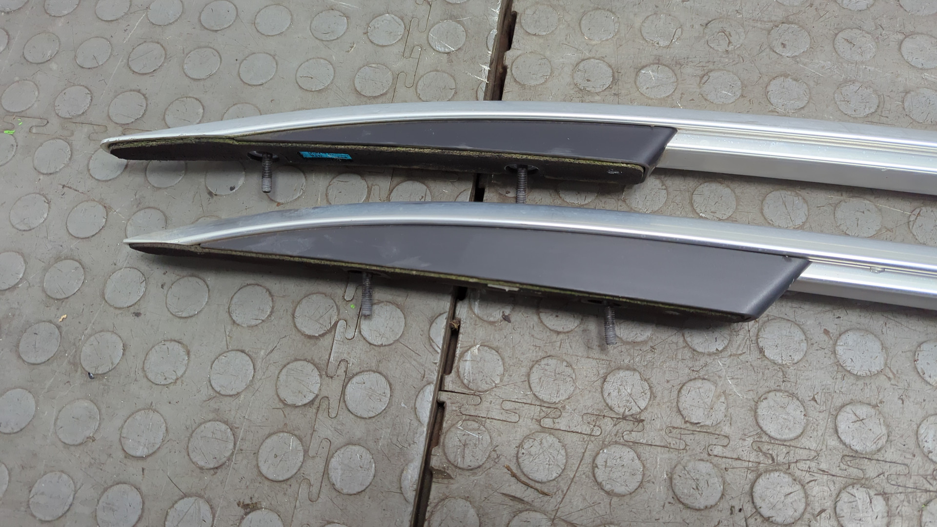 Рейлинги (релинг) к-кт (планки на крышу)