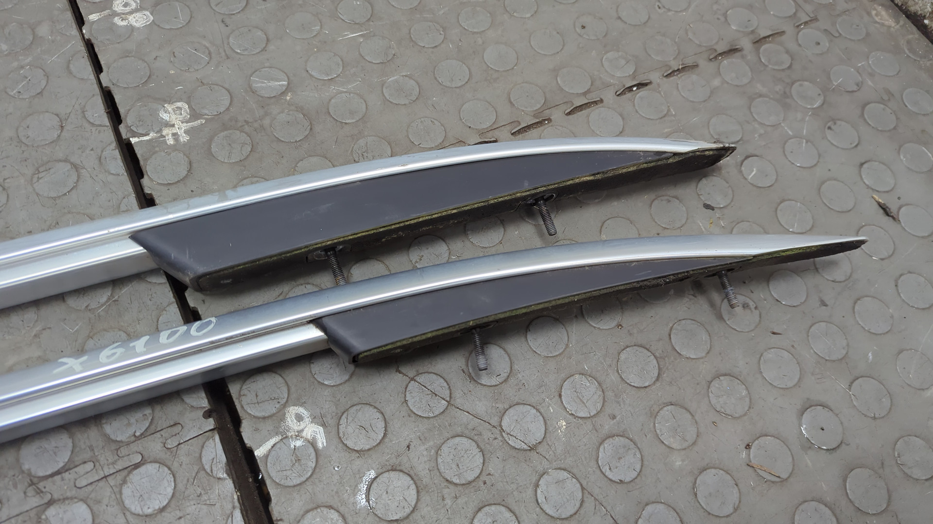 Рейлинги (релинг) к-кт (планки на крышу)