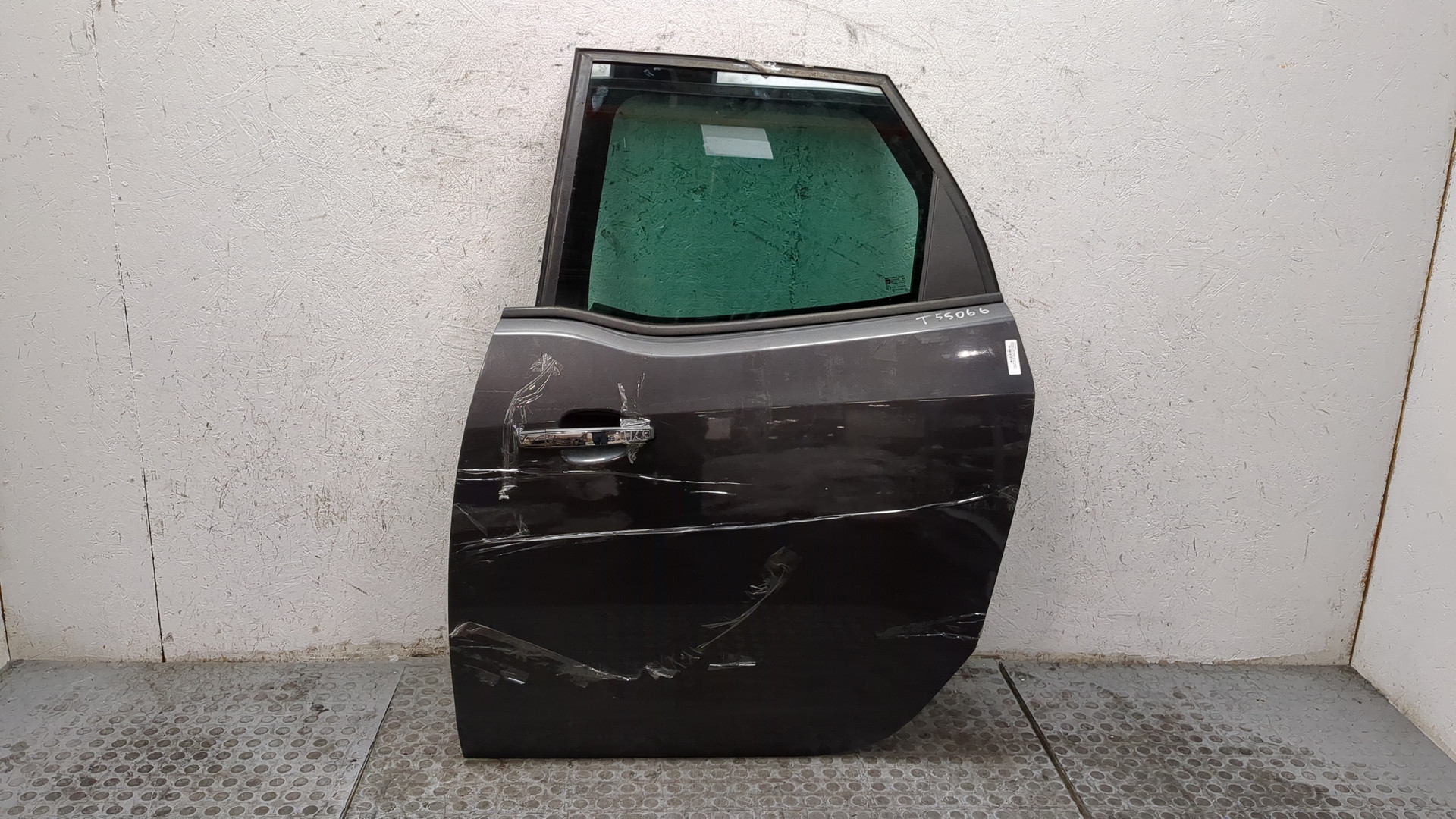 Дверь задняя левая