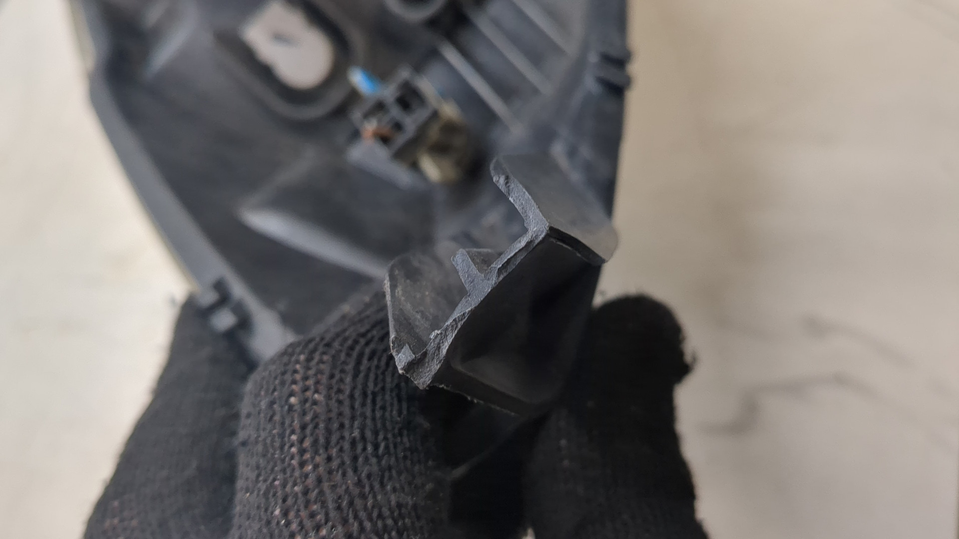 Фара правая