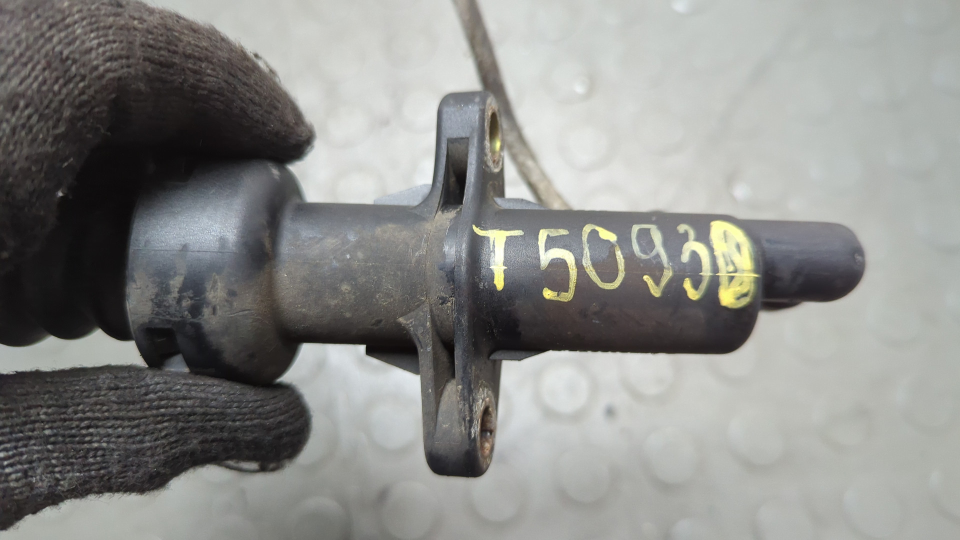 Цилиндр сцепления рабочий