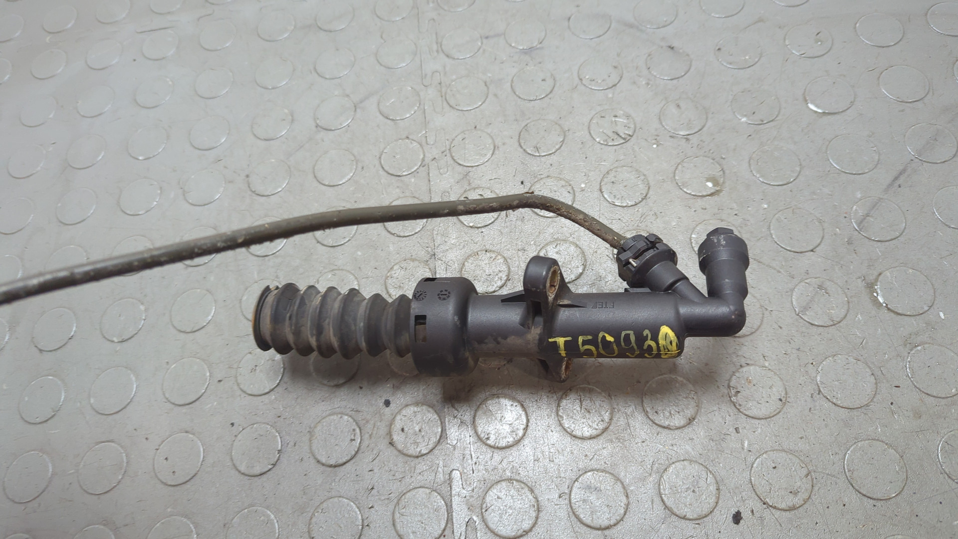 Цилиндр сцепления рабочий