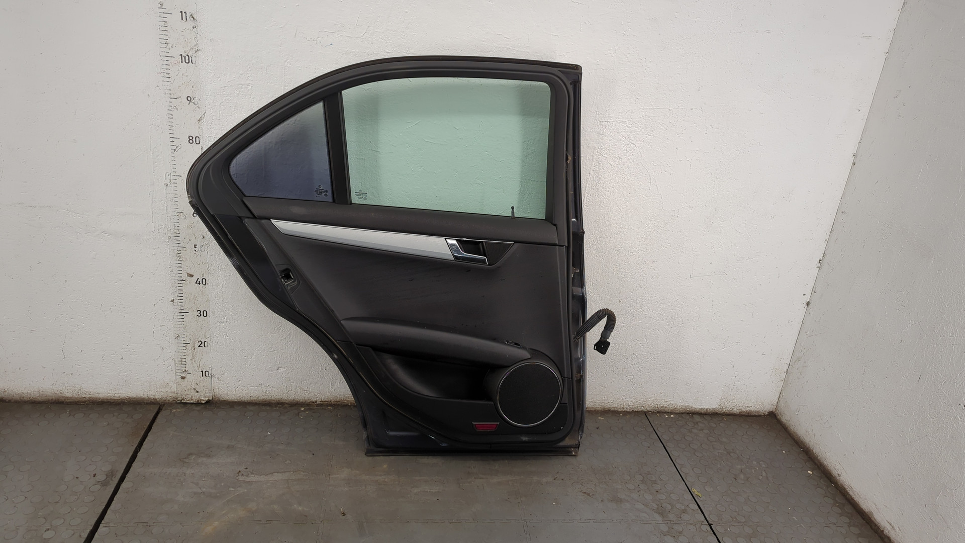Дверь задняя левая