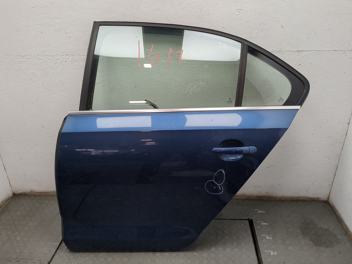 Дверь задняя левая