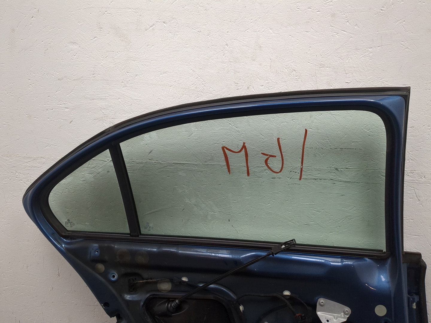 Дверь задняя левая