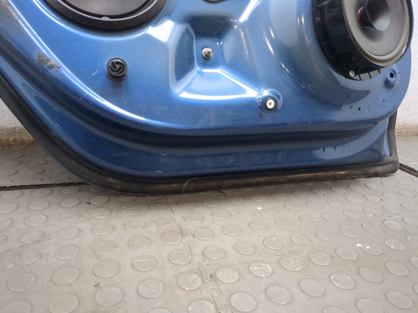 Дверь задняя левая