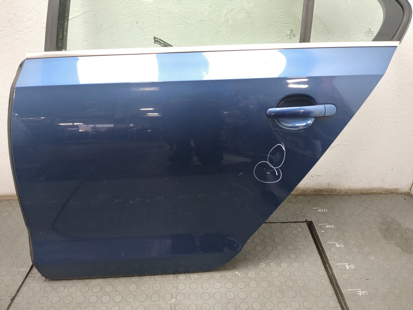 Дверь задняя левая