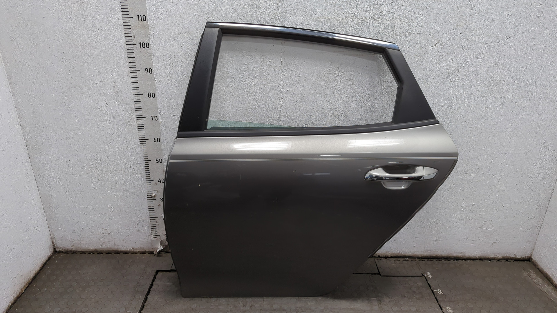 Дверь задняя левая