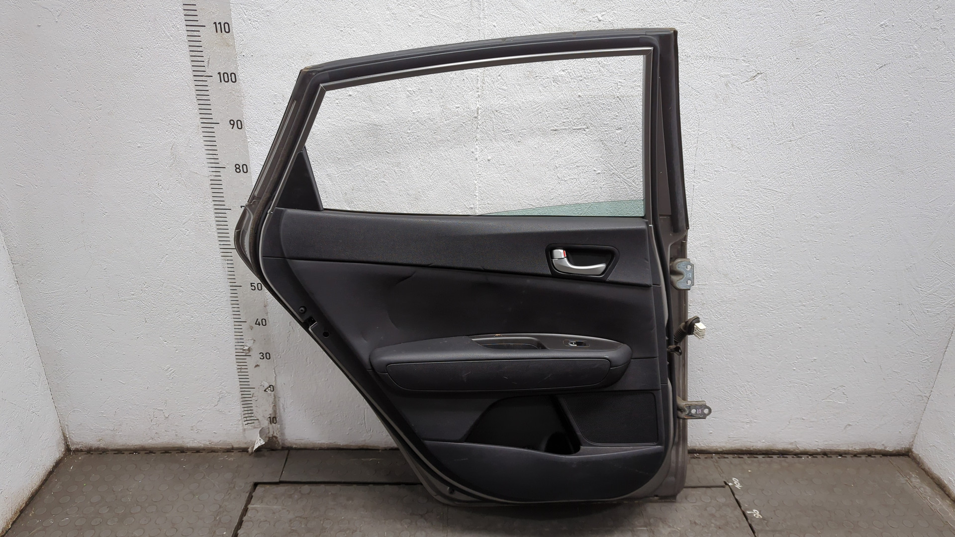 Дверь задняя левая