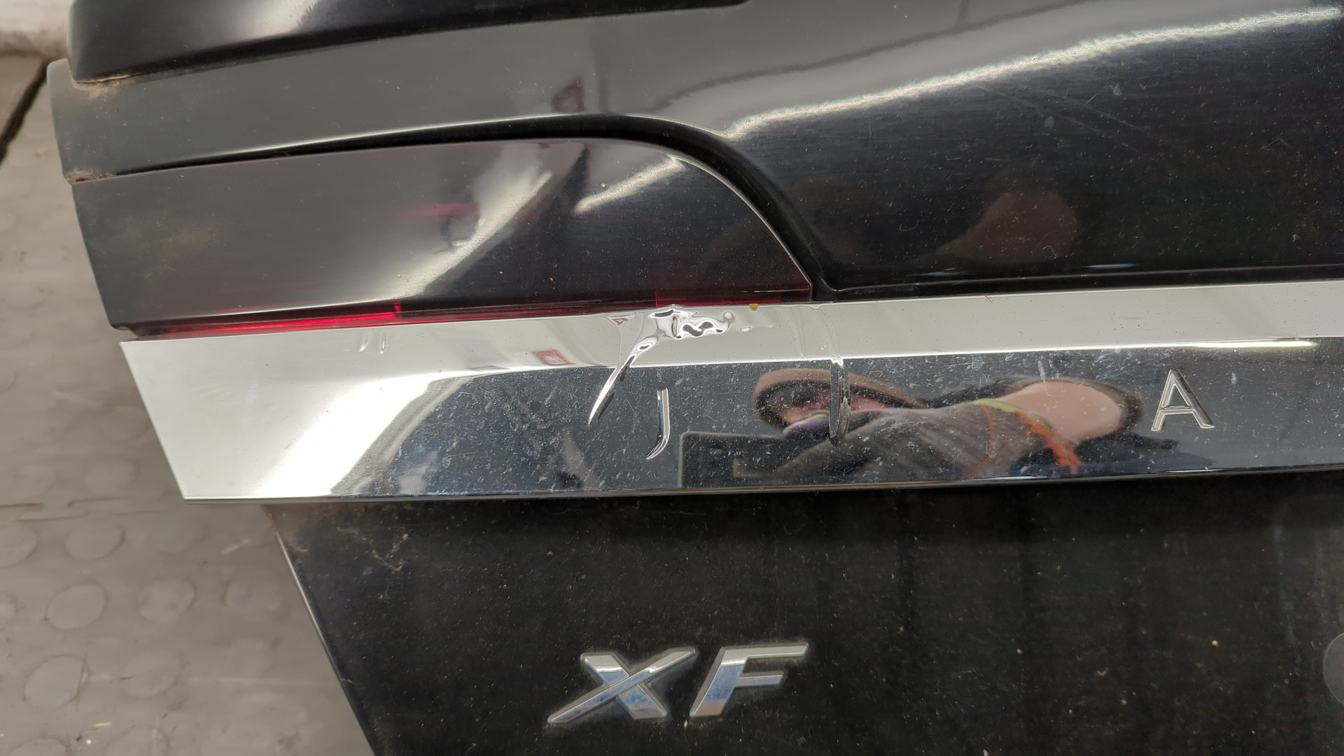 Дверь багажника