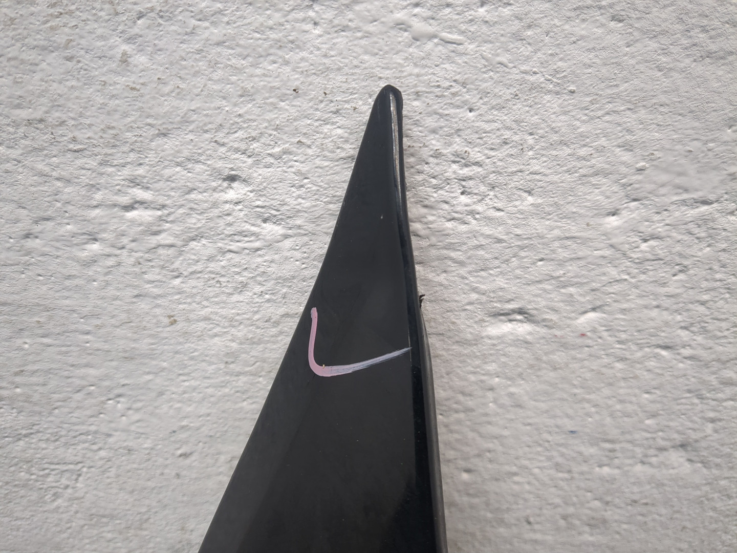 Крыло переднее правое