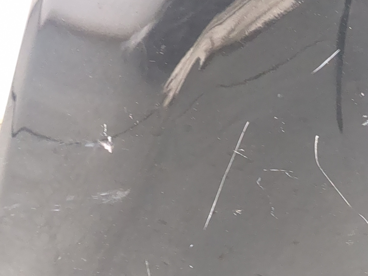 Крыло переднее правое