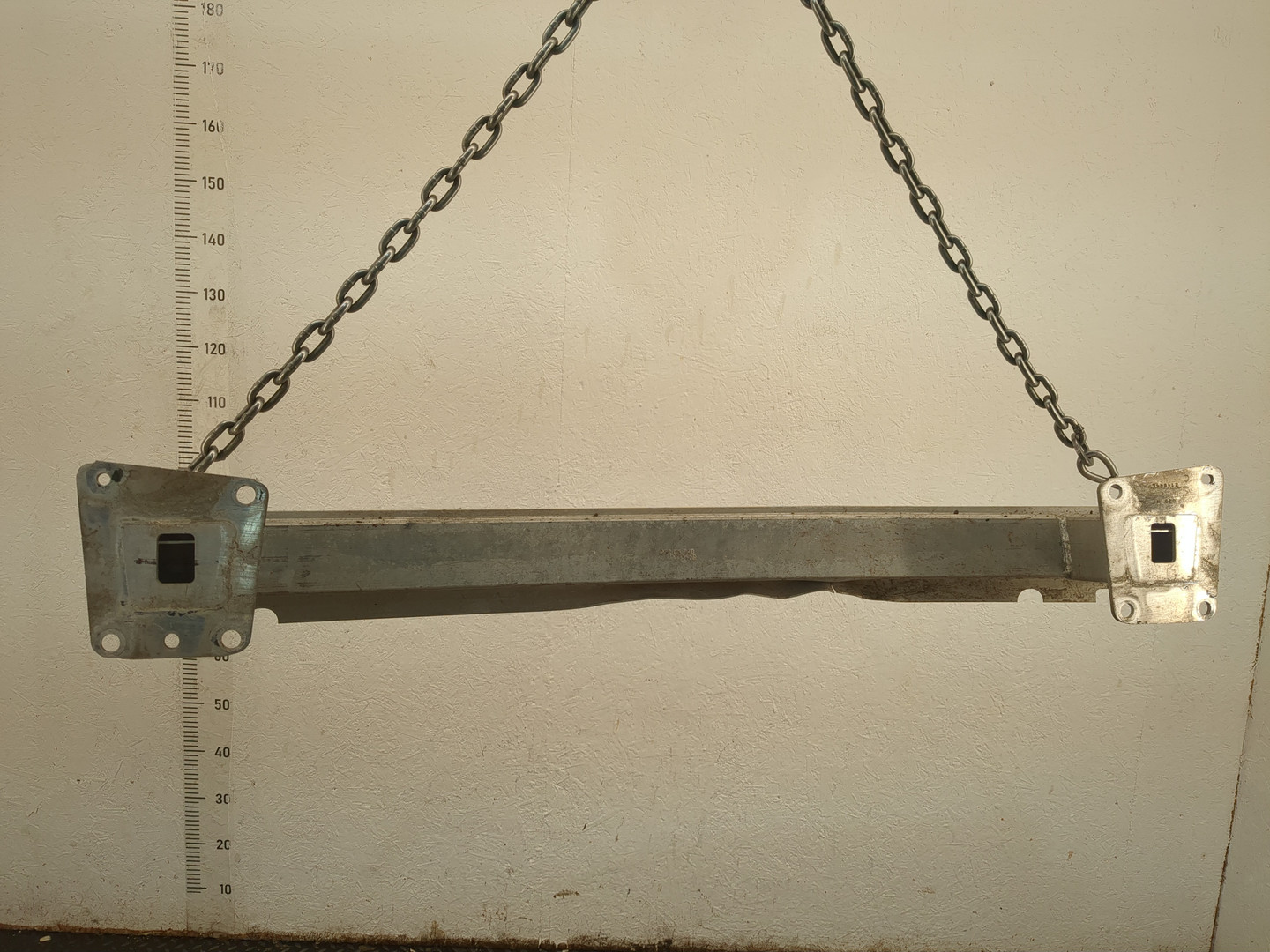 Усилитель заднего бампера