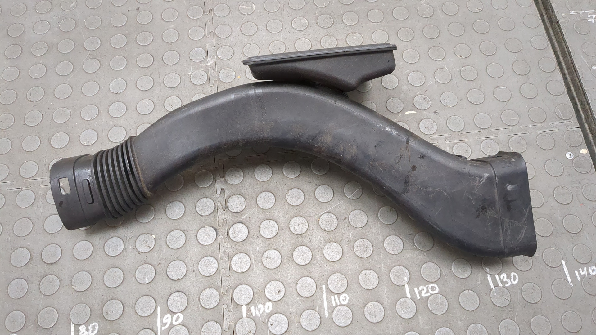 Патрубок воздушного фильтра