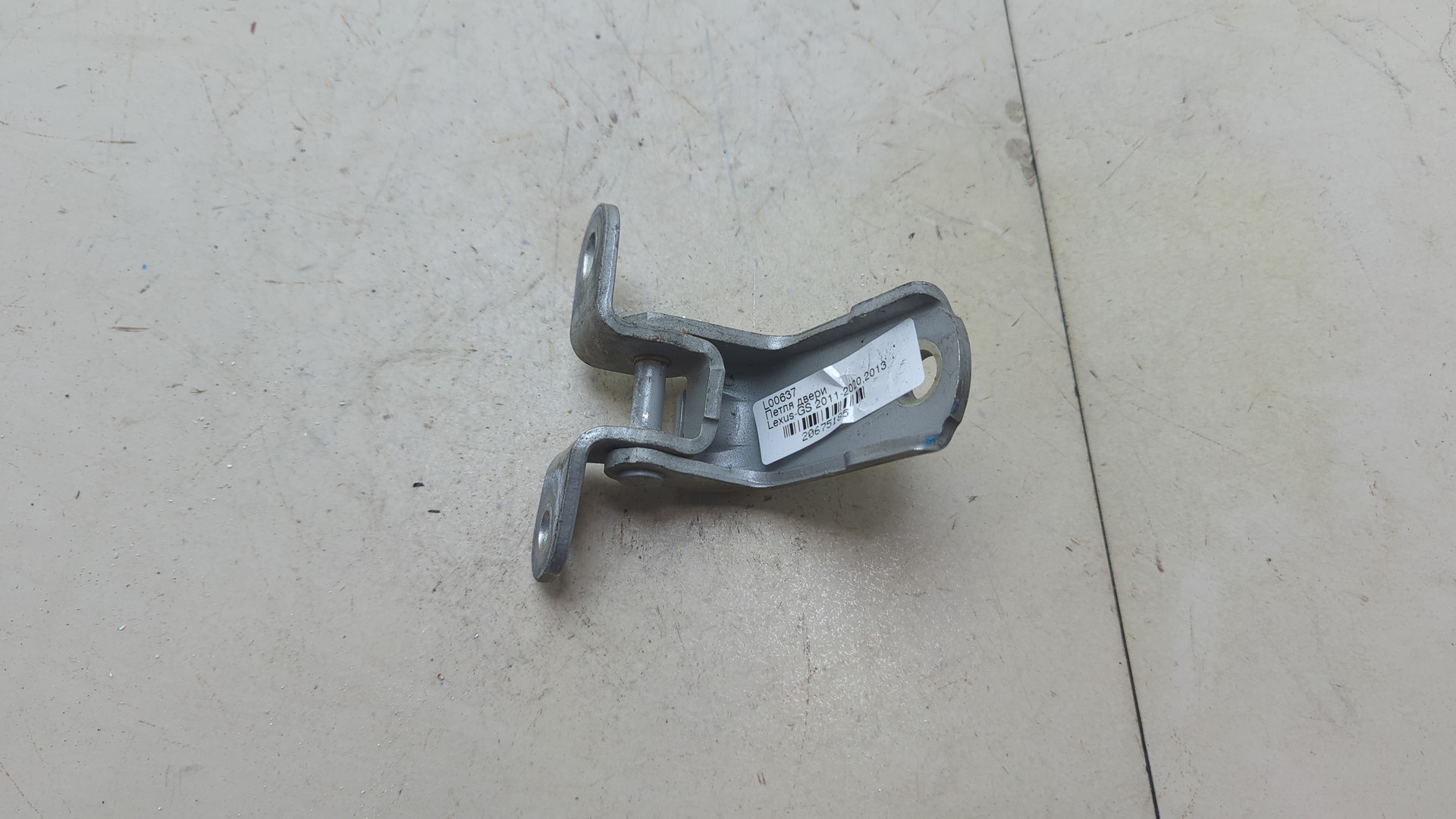 Петля двери