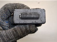 84132375 Кнопка открывания багажника с крышки Toyota Camry V40 2006-2011 20675421 #2