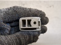 15882854 Кронштейн козырька солнцезащитного Chevrolet Tahoe 2006-2014 20676344 #2