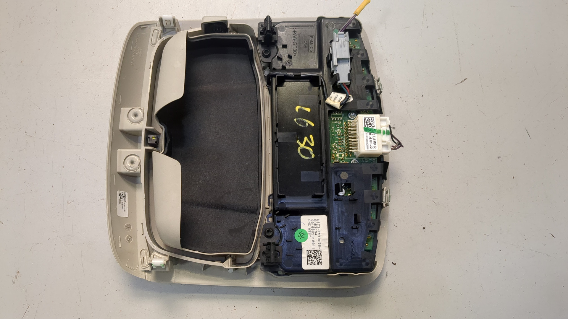 Плафон салонный