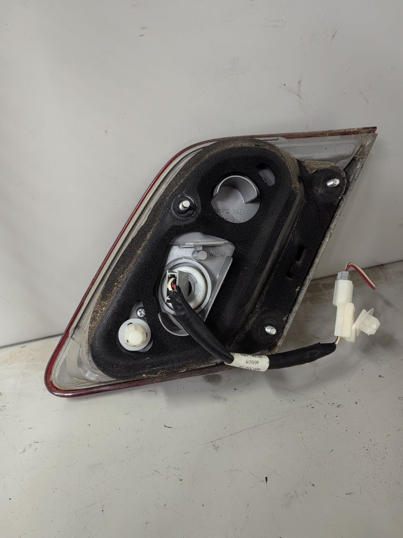 Фонарь задний внутренний левый