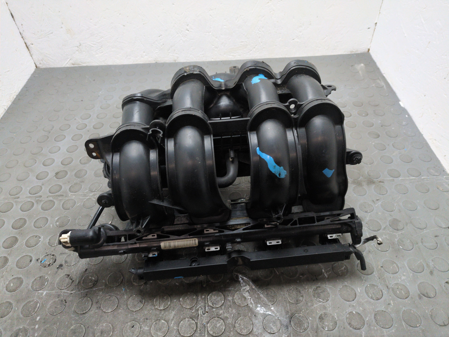 Коллектор впускной