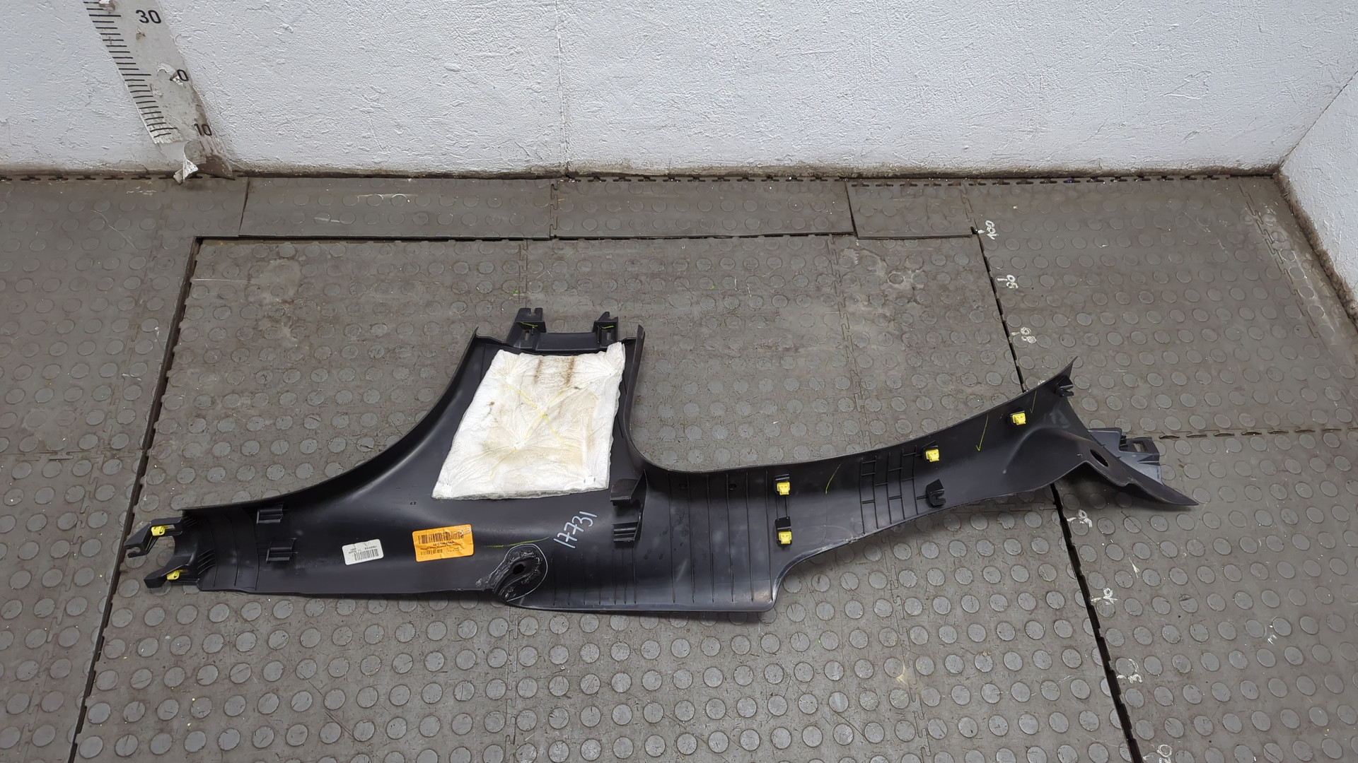 Обшивка стойки