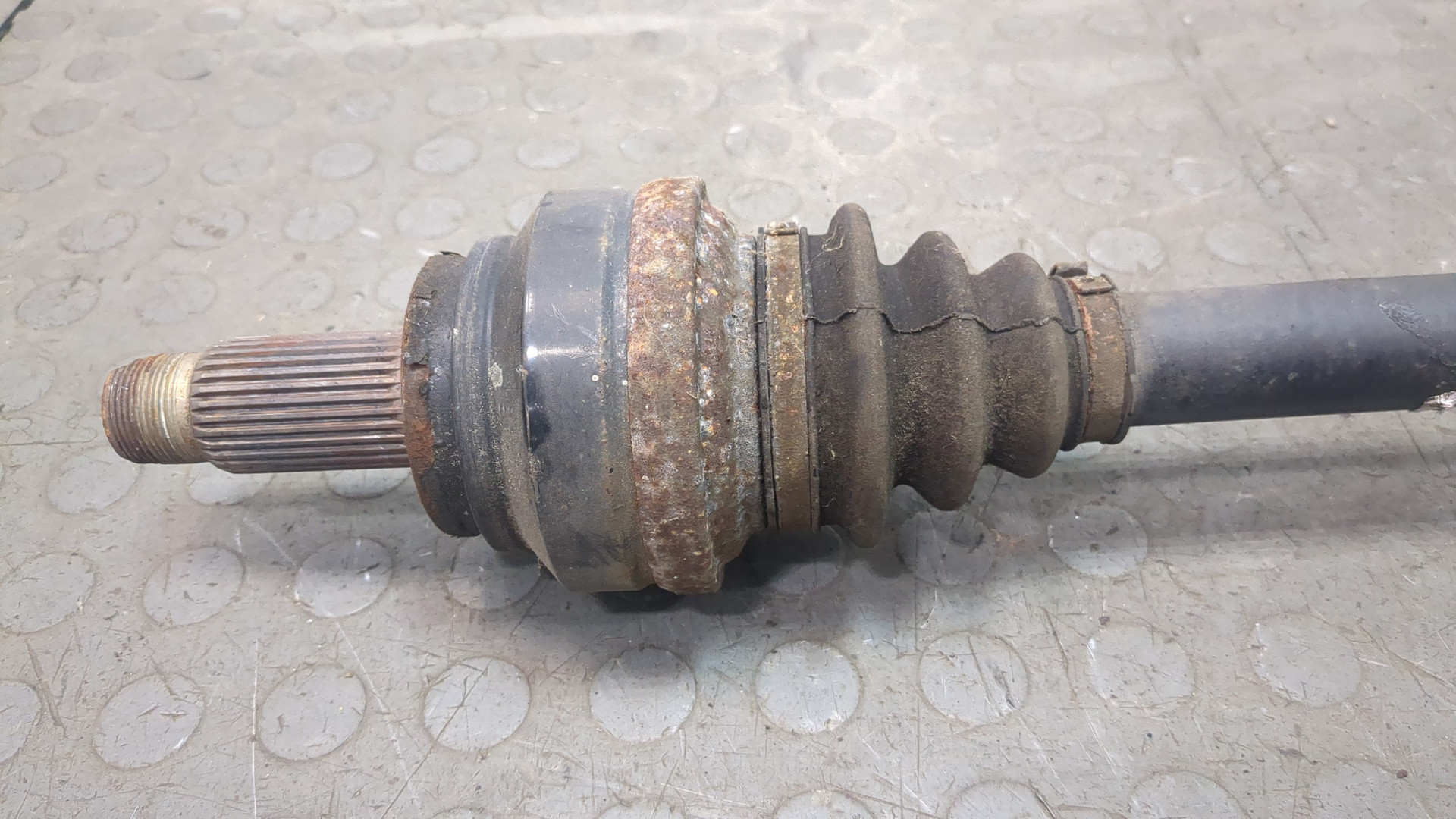 Полуось задняя правая