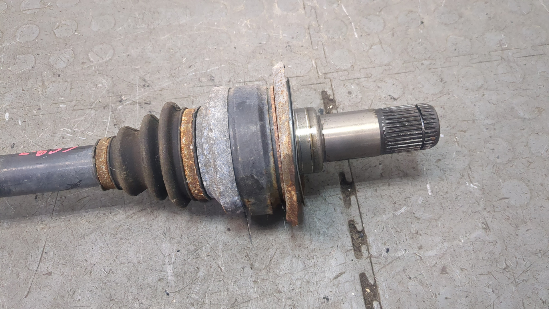 Полуось задняя правая