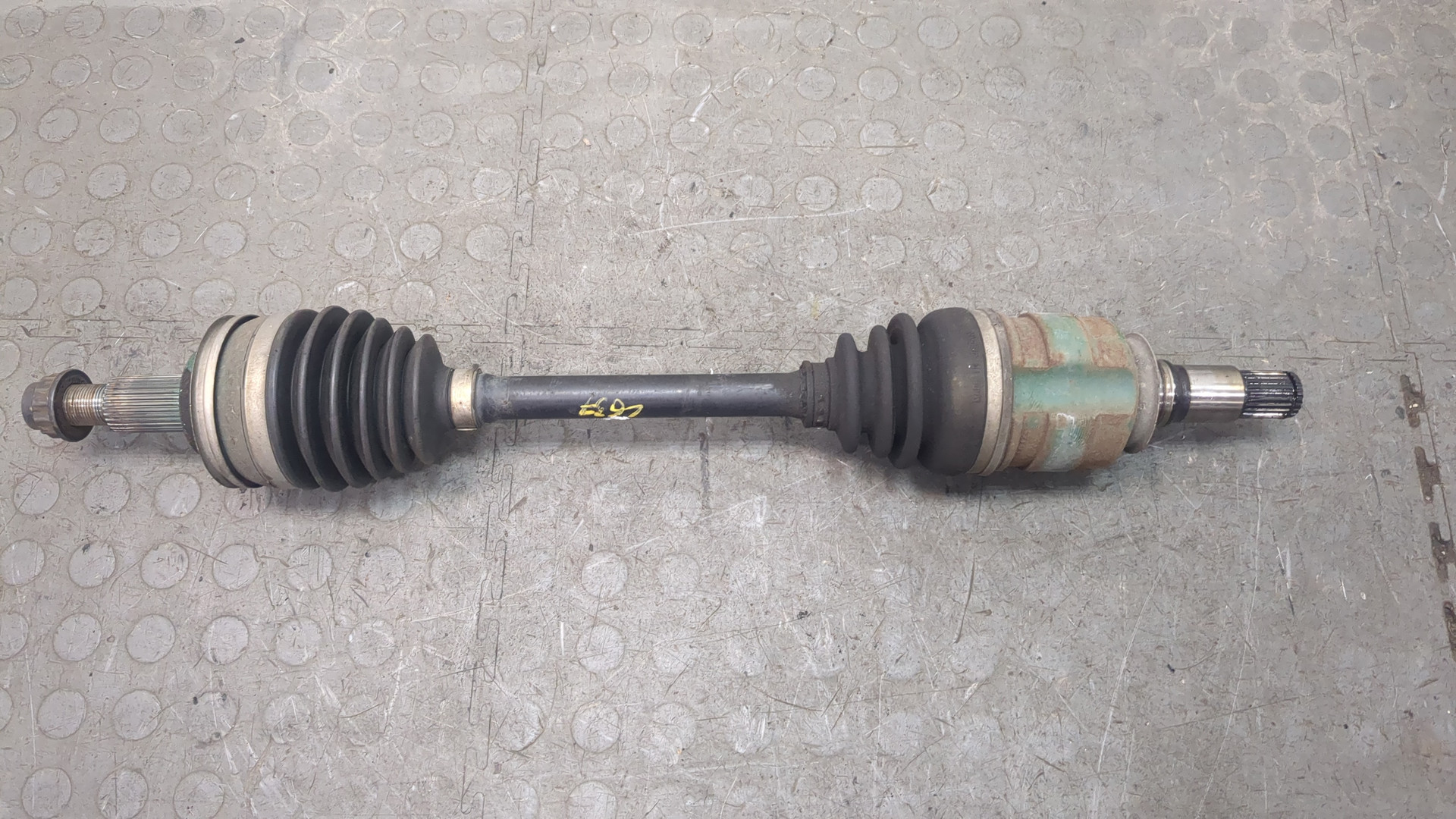 Полуось передняя левая