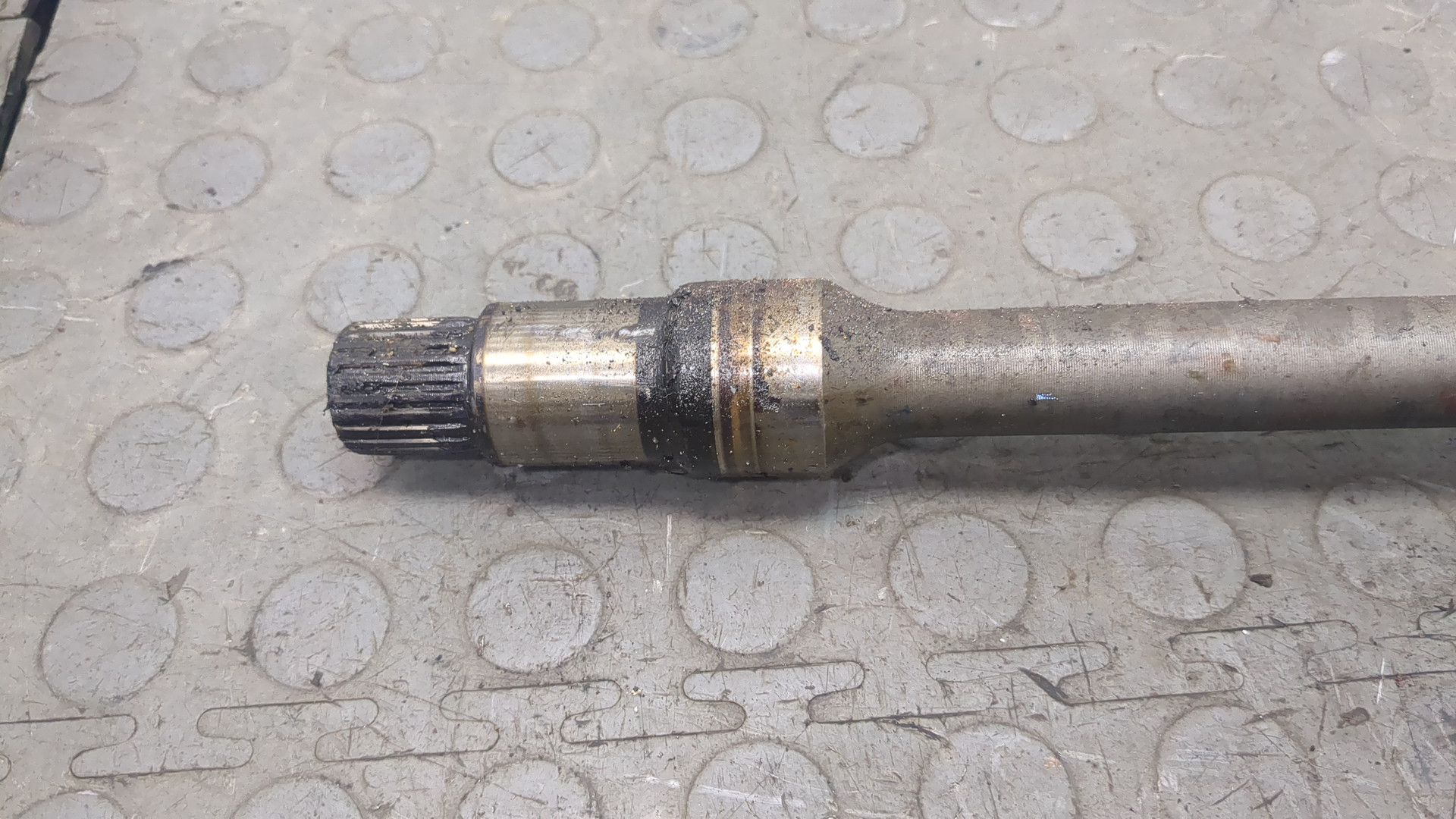 Полуось передняя правая