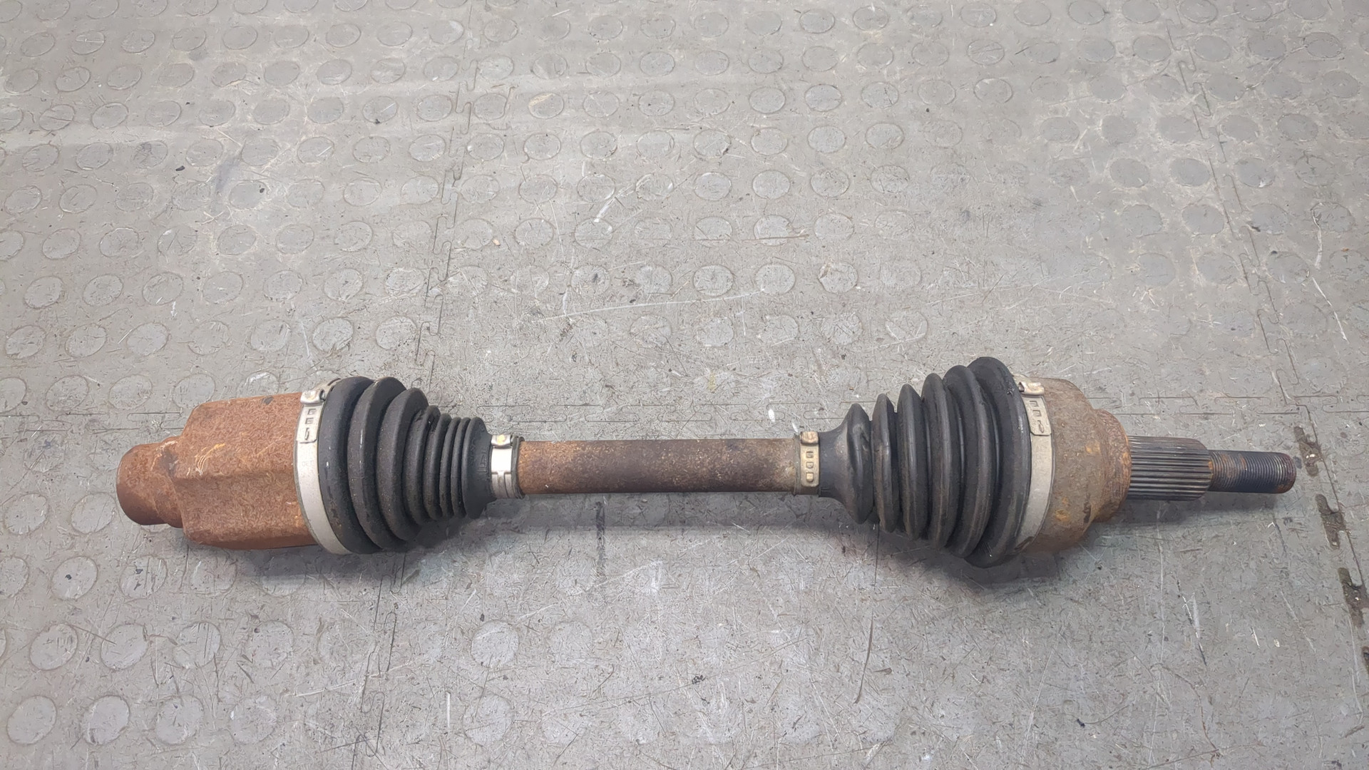 Полуось передняя правая