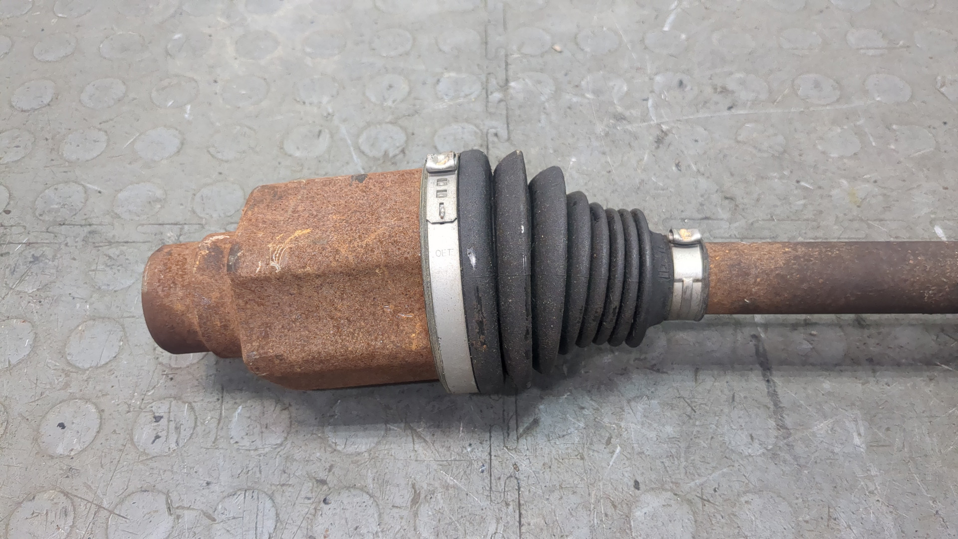 Полуось передняя правая