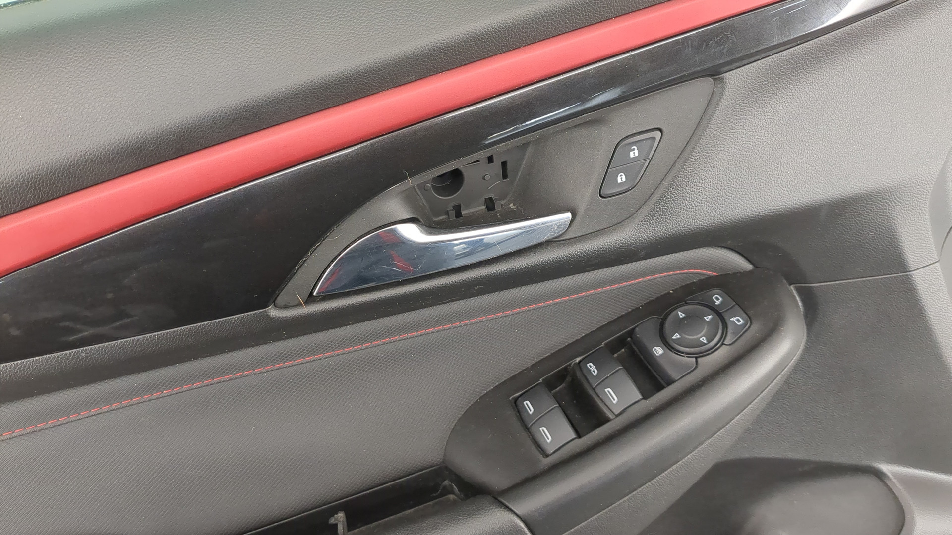 Дверь передняя левая