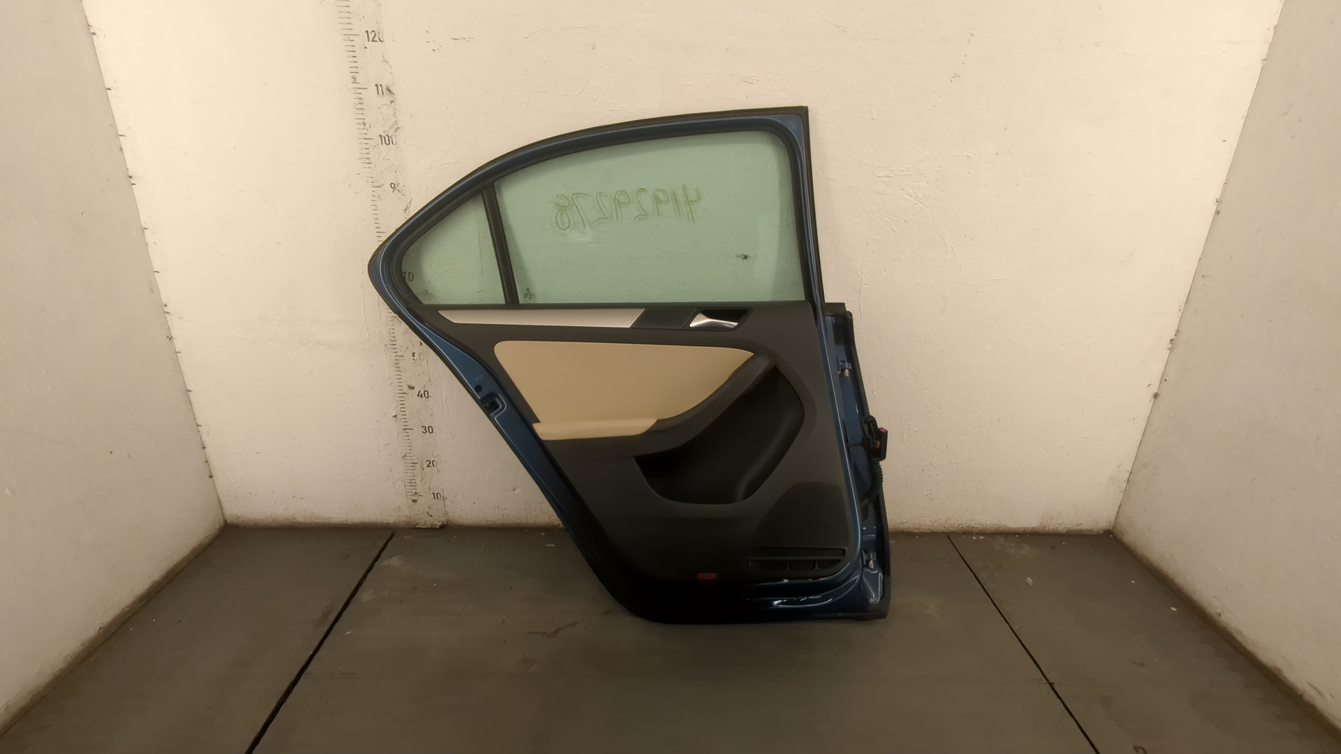 Дверь задняя левая