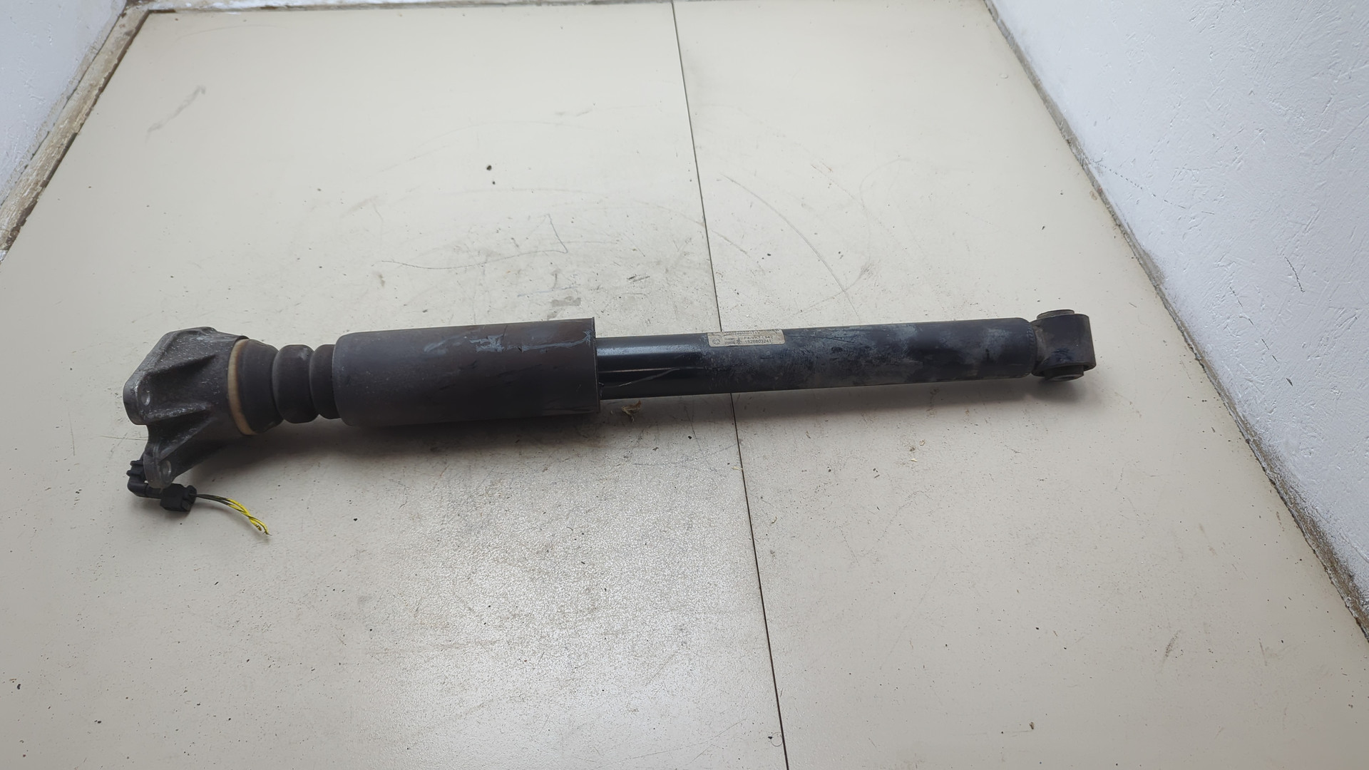 Амортизатор задний (стойка)