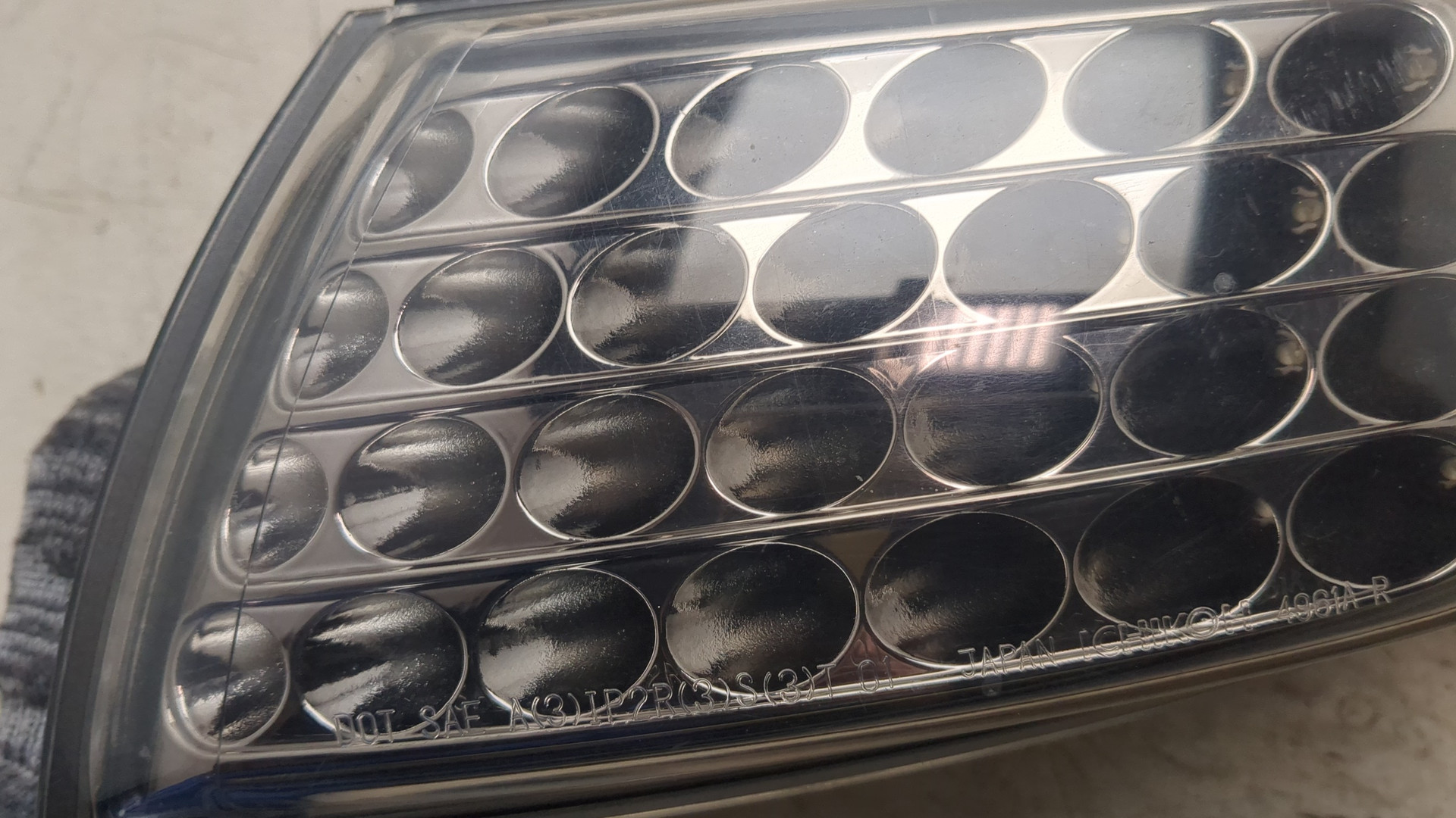 Фонарь задний правый