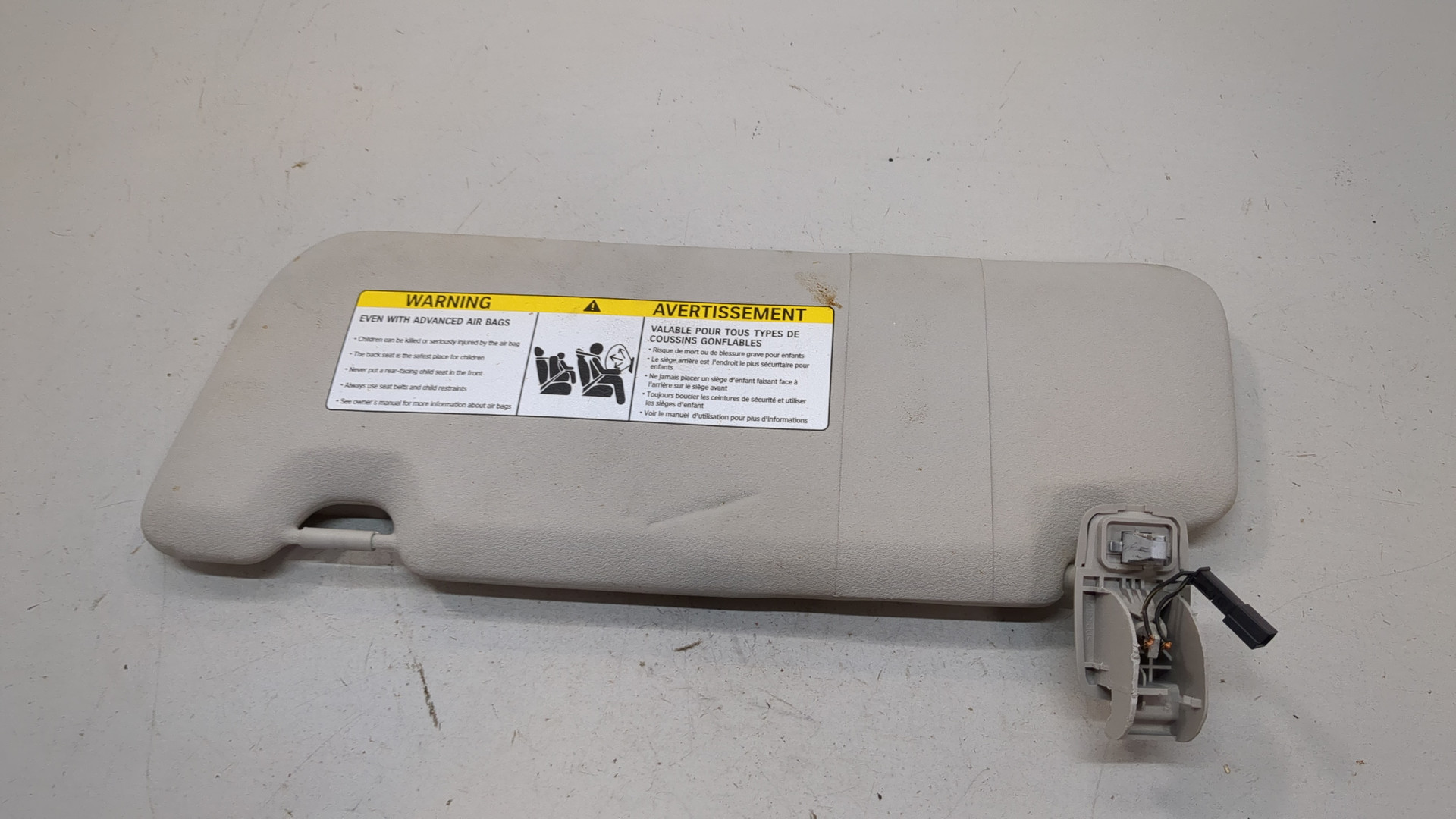 Козырек солнцезащитный