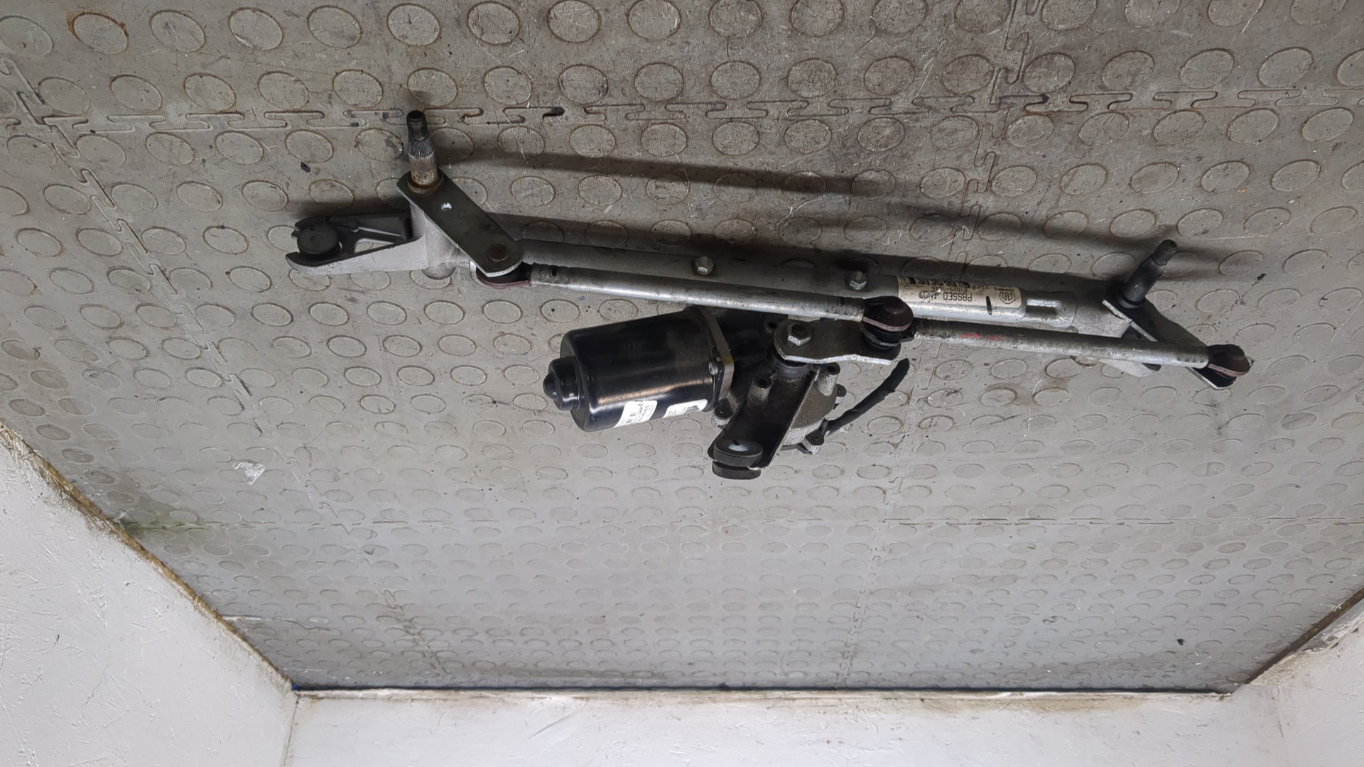 Трапеция стеклоочистителей